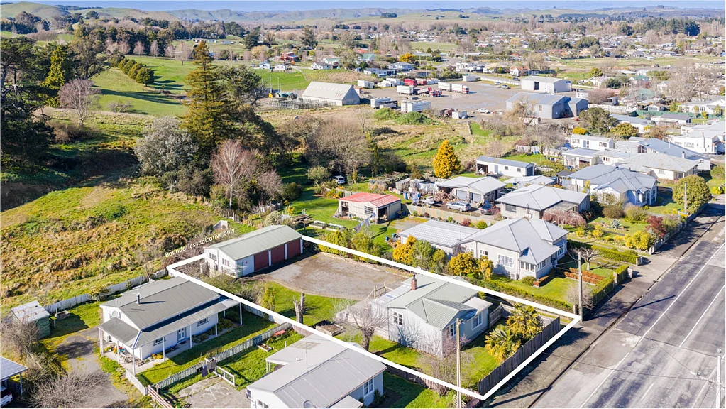 Waipawa 2બેડરૂમ Is that a four-bay shed I see?