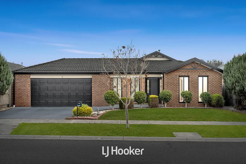 Cranbourne 4房 位于蓬勃发展的卡莱尔公园地产，602平方米占地，步行可至公园、学校、交通和购物中心。宽敞明亮，四室三厅，豪华主人套房，宽敞露台娱乐区，地理位置优越。 Family Comfort, Space & Location – Carlisle Park Excellence on 602m² Approx.