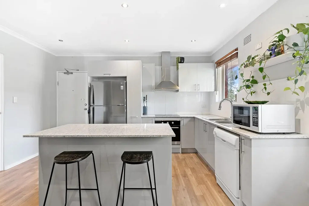 Modern & Convenient Living in a Boutique Block