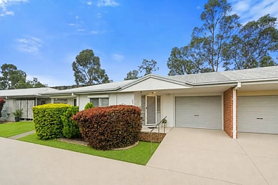 Carindale 2房 棕榈湖度假村 50岁以上社区 优质安全设施 免费餐饮 宠物友好 高速公路近 购物中心近 OVER 50'S LIVING IN PALM LAKE RESORT