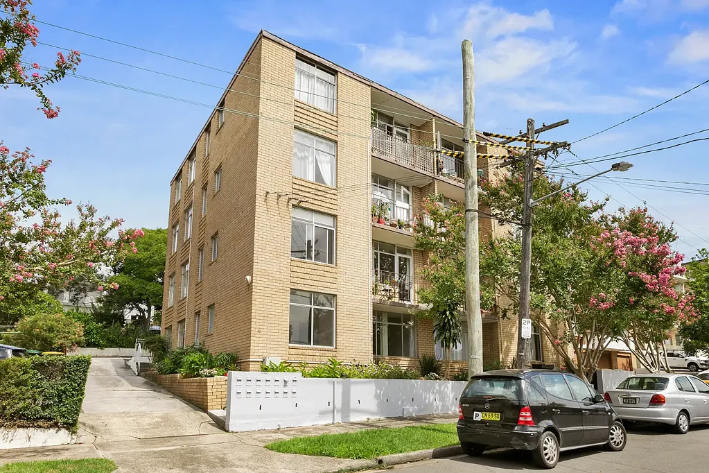 Modern One Bedroom Ground Floor Apartment