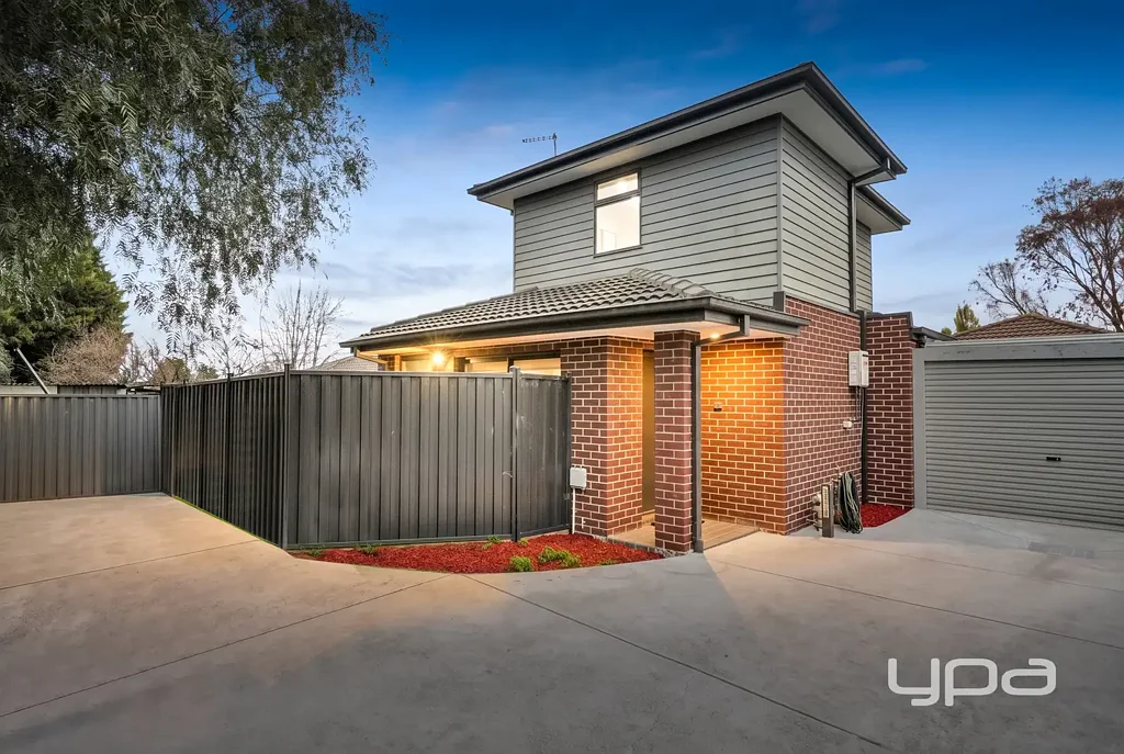Meadow Heights 2房 Meadow Heights 便利地段的近新舒适住宅 Near-New Comfort in a Convenient Meadow Heights Location