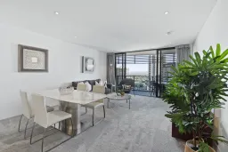 22201/21 Elizabeth Avenue, Broadbeach