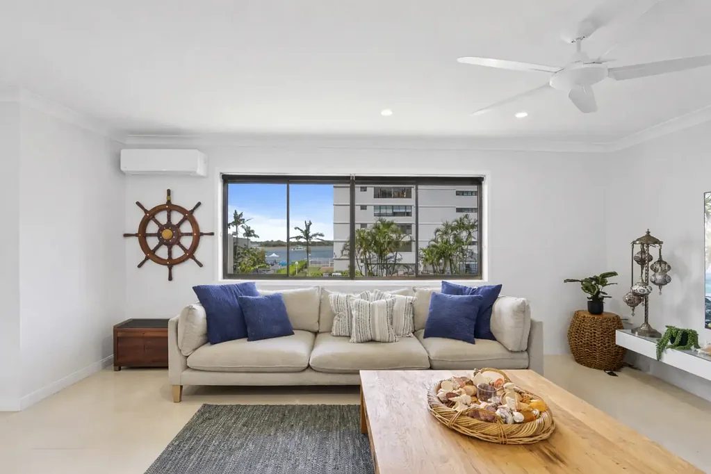 8/27 Labrador Street, Labrador, QLD 4215