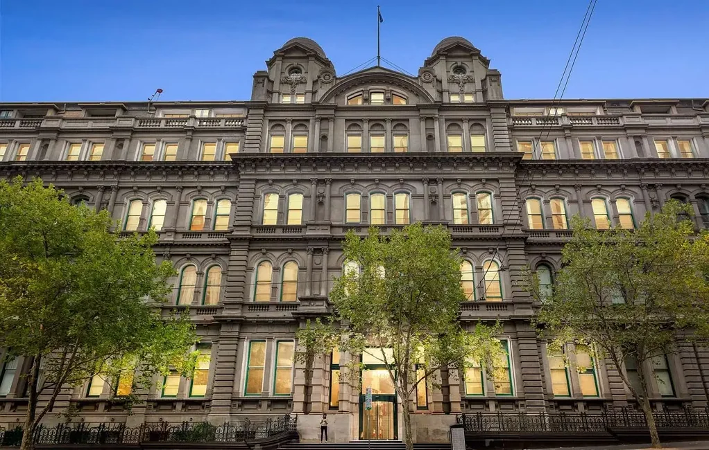 Live in a Melbourne Icon – Spacious 3-Bedroom Apartment in the Historic Grand Central Building