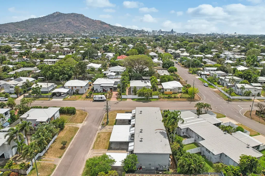 7/32 Carr Street, Hermit Park, QLD 4812