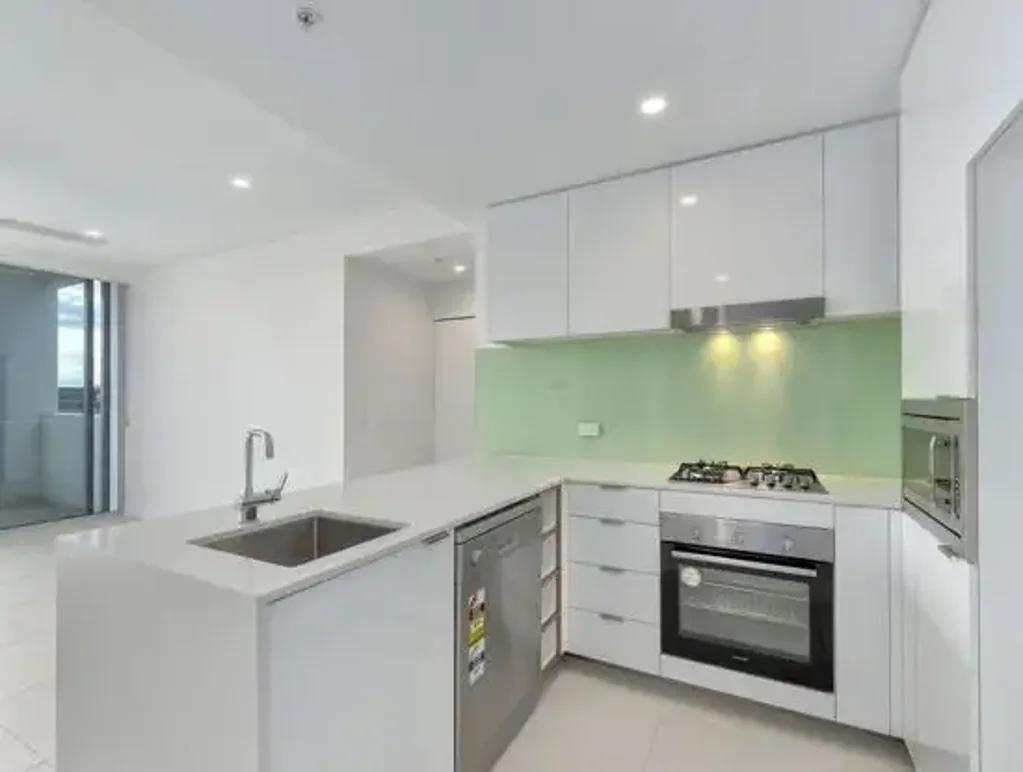 Modern 2-Bedroom Apartment in the Heart of South Brisbane