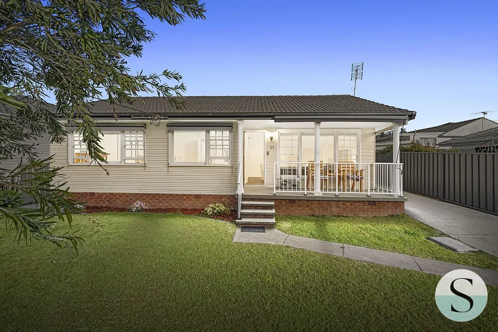 Beresfield 3Zimmer Turn-Key Family Home with Huge Covered Entertaining, Four-Car Accommodation & a Generous 582m² Block