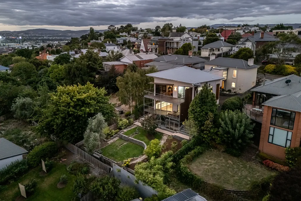 Launceston 5ਬੈੱਡਰੂਮ Georgian Charm Meets Modern Sophistication With Breathtaking Views