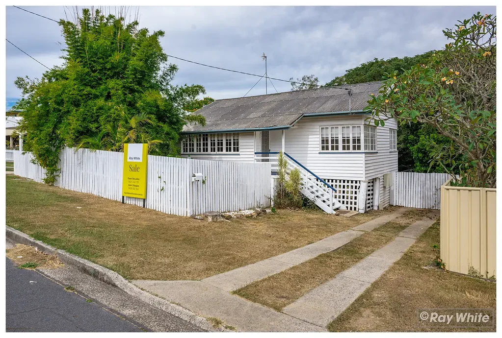 West Rockhampton 2chambre A property full of character on a block size that is becoming harder to find.