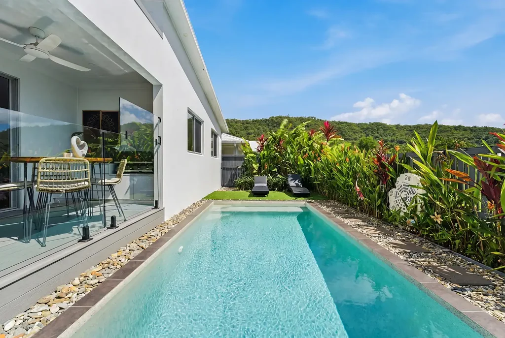 Trinity Beach 4Phòng ngủ Modern Living Moments from Trinity Beach Foreshore
