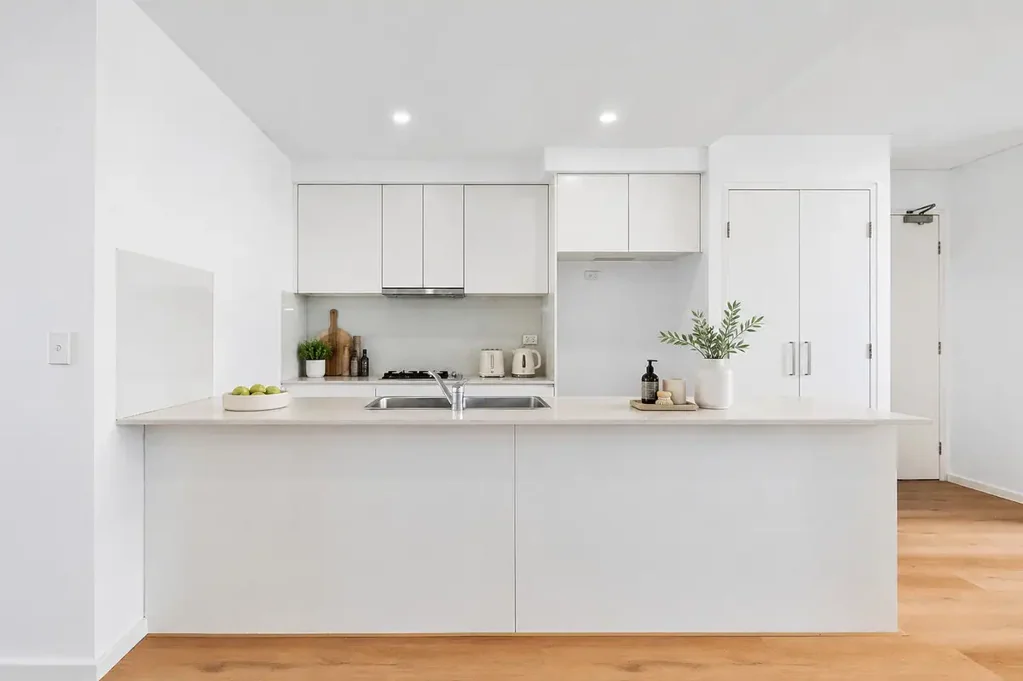 Strathfield 3chambre Spacious Penthouse Apartment with Stunning City Views