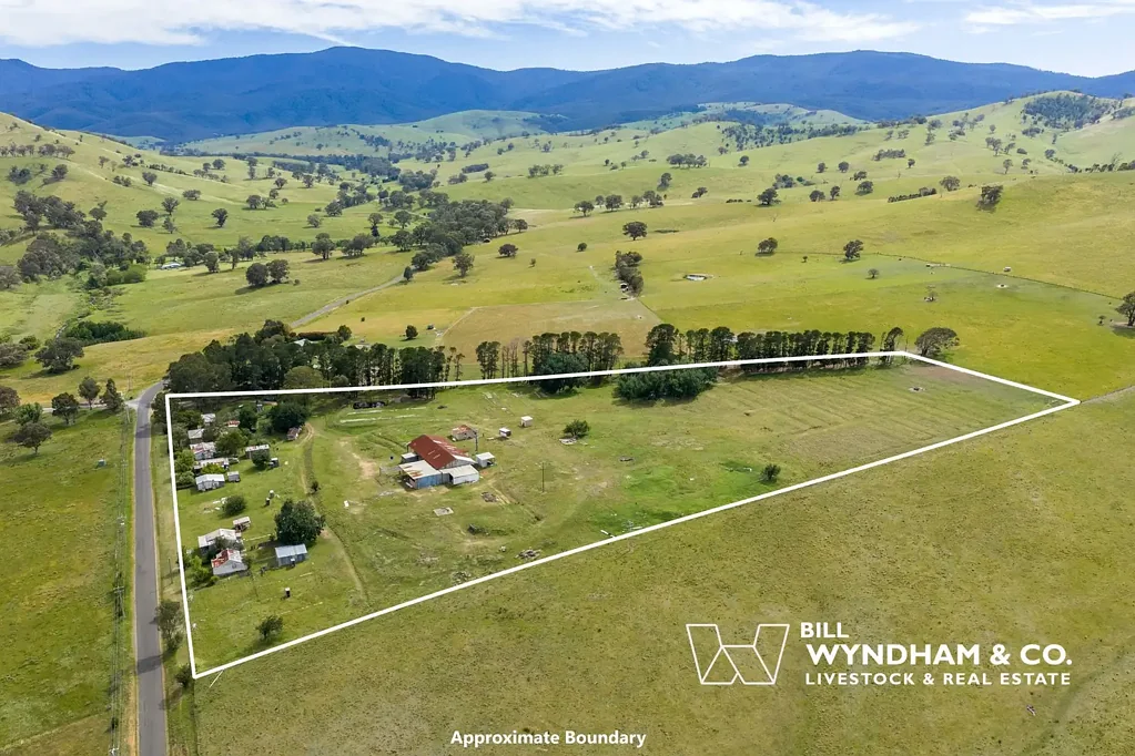 Ensay North  Historic Ensay North Acreage with Big Potential