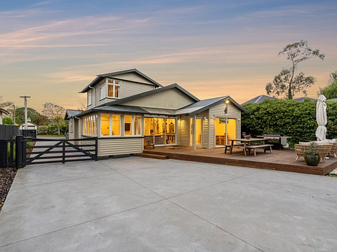 Saint Albans 4房  Grand Proportions, Modern Finishes