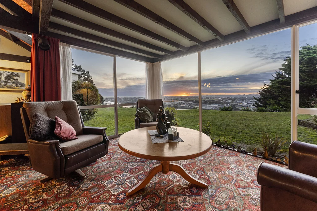 Putiki 5房  Amazing Views & Home set on just over 2.5 Acres!