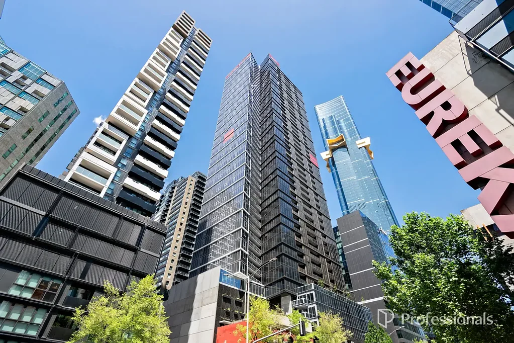 Southbank 1房 优越地段艺术体育区旁 高租金收益 顶级度假式设施 时尚厨房石材台面 宽敞卧室 欧洲式洗衣房 步至雅拉河CBD Spacious, Stylish & Convenient