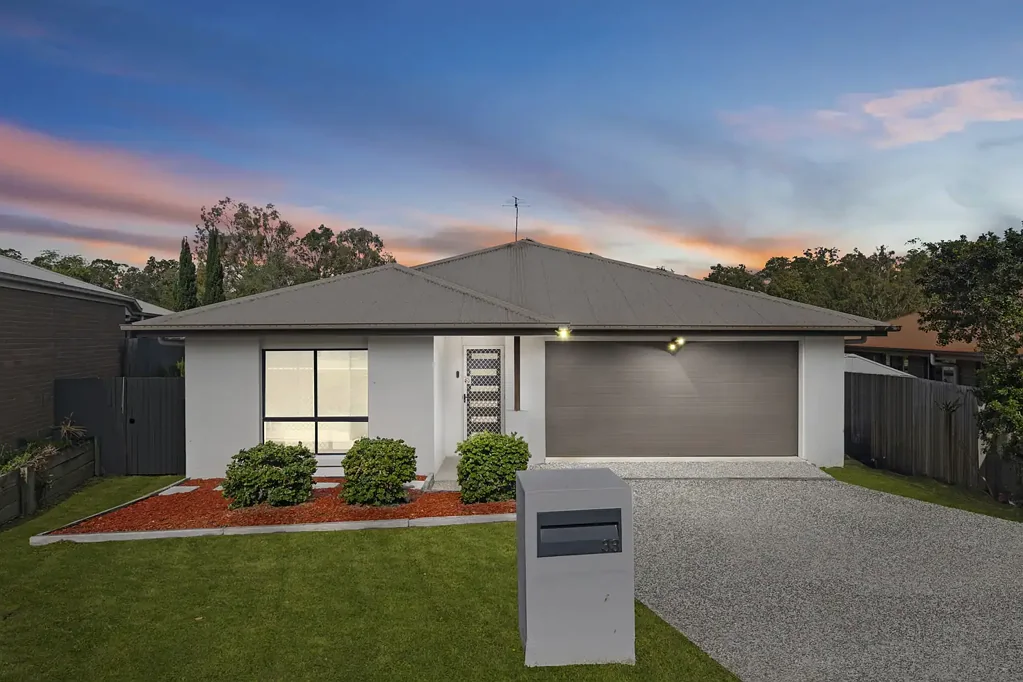 Goodna 4બેડરૂમ Contemporary Family Luxury on 551m² - High Ceilings, Ducted Aircons, Solar & Premium Upgrades