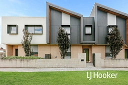 3 Valrena Way, Pakenham