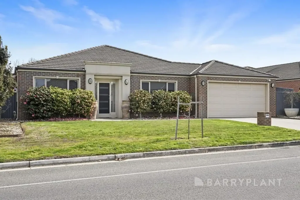 Alfredton 4 Bedroom Big, Bold and Mighty in Alfredton
