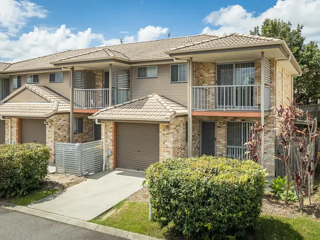 Calamvale 3房 地理位置优越的房产正等待新主人！ Perfectly located property awaits new owner!