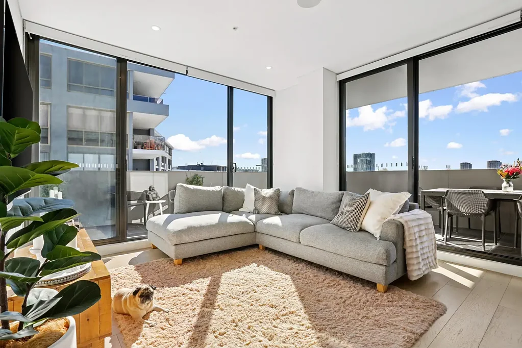 Wentworth Point 3 Bedroom Stylish family retreat in a lifestyle-rich location