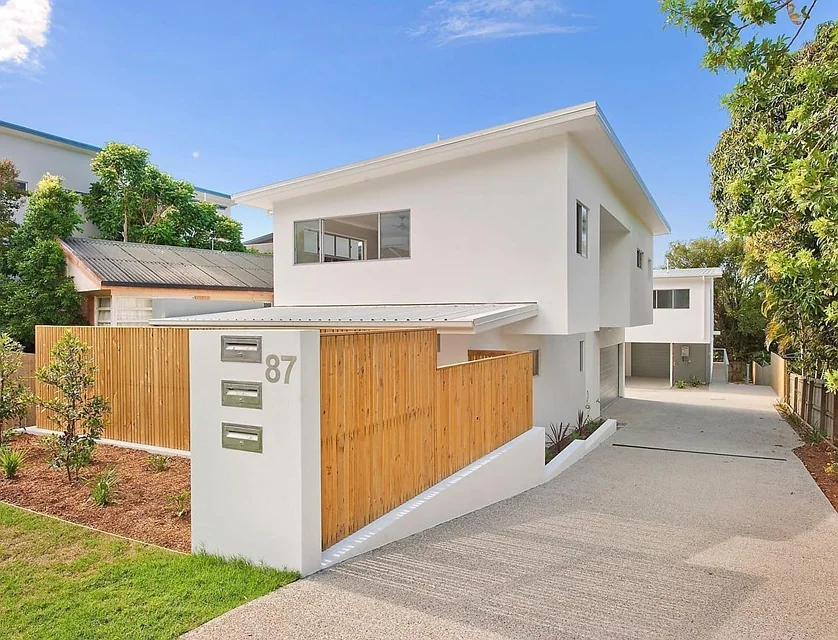 2/87 Pohlman Street, Southport, Gold Coast, 3 રૂમ, 2 બાથરૂમ, House