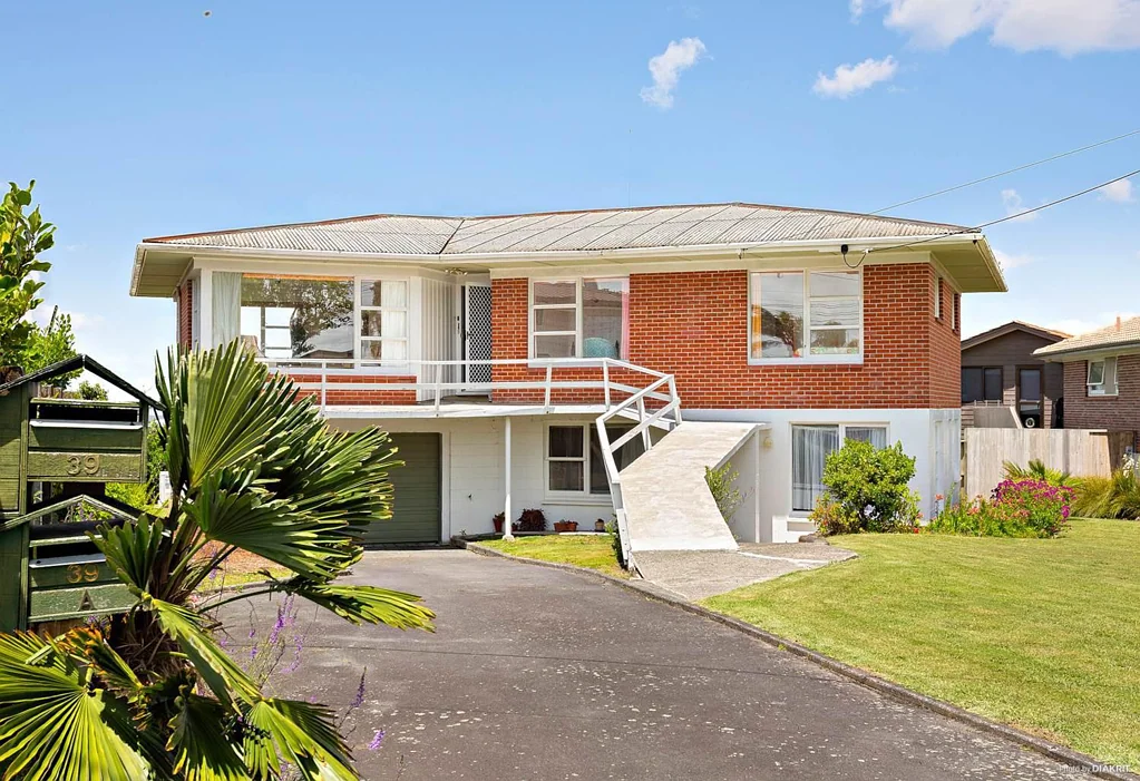 Spacious family home in Torbay