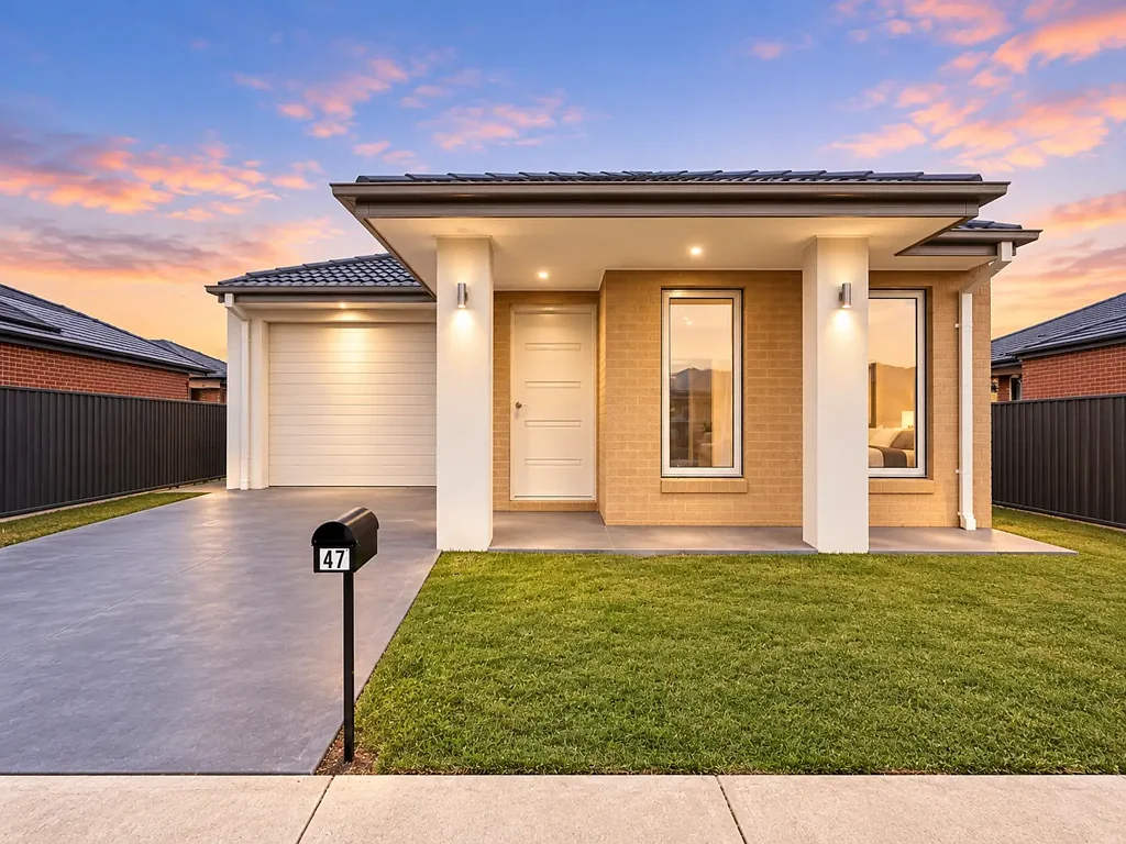 Modern & Low-Maintenance Living in the Heart of Clyde