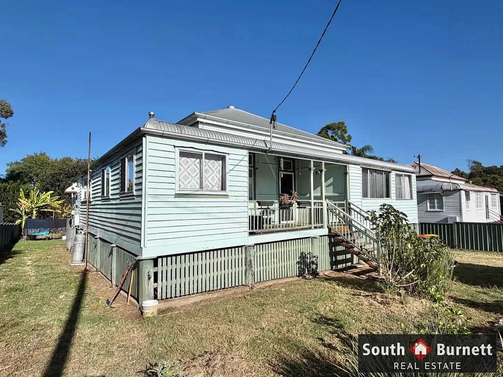 Murgon 4Phòng ngủ Large Queenslander in a Prime Location - Motivated Seller!