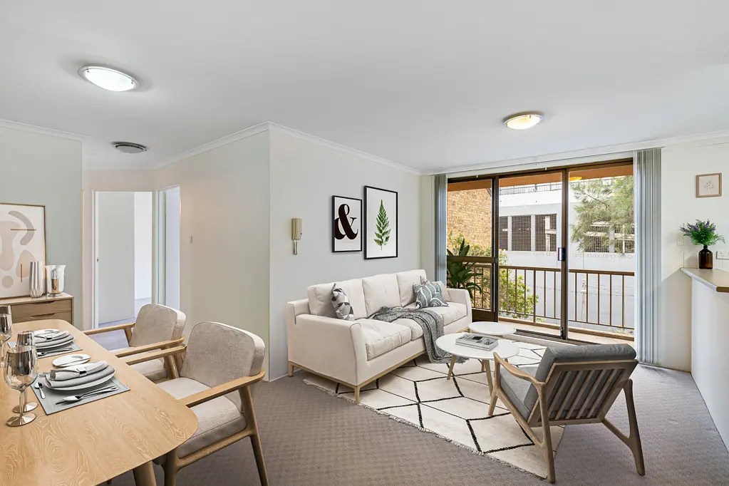 Bright and sunny 2 bedroom unit - Great Value with SHORT STROLL TO CENTRAL STATION