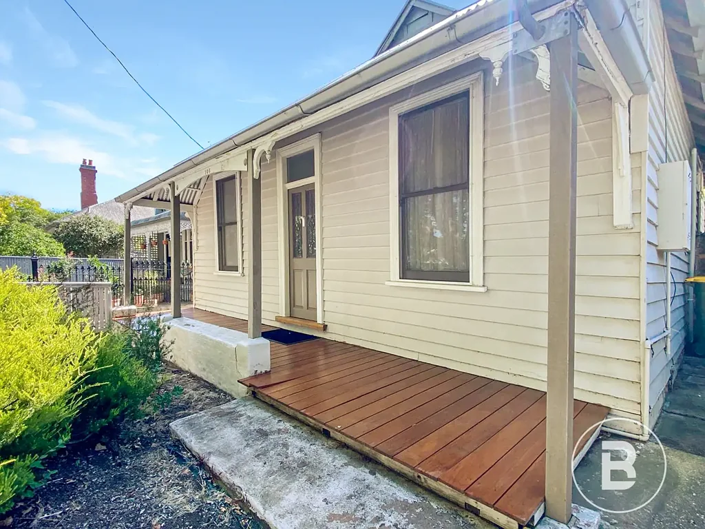 PERFECTLY SITUATED HOME 5 MINUTES FROM C.B.D.
