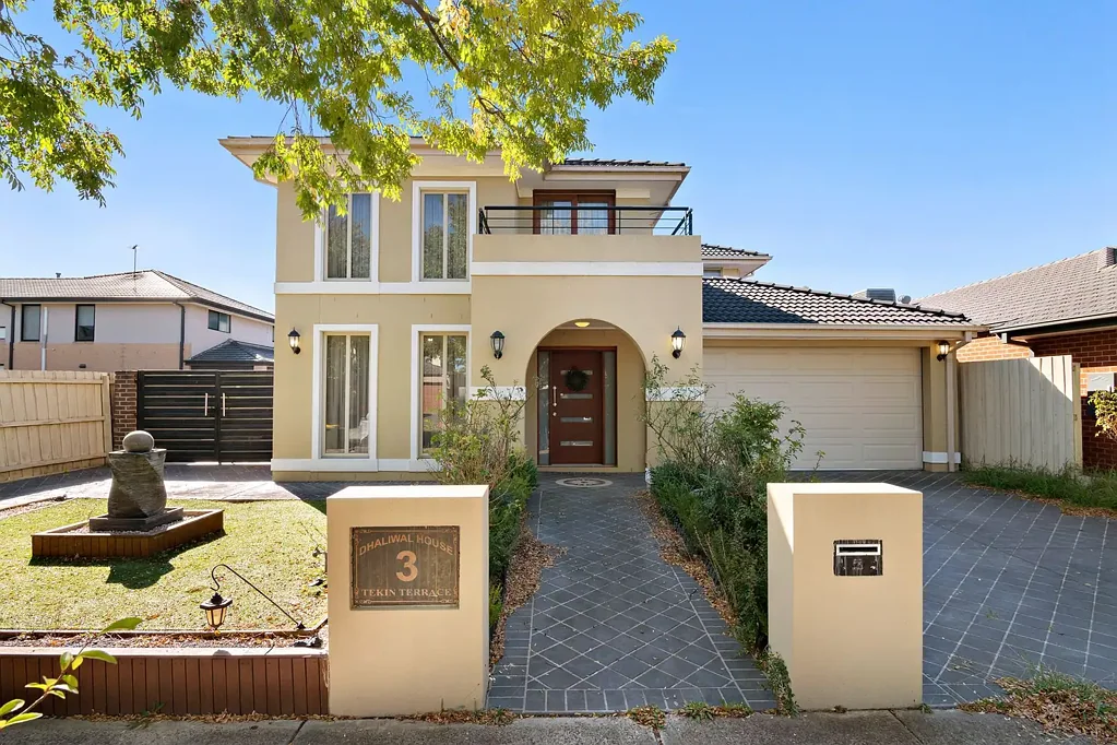 Doreen 4침실 Spacious Double-Storey Family Home with Multiple Living Zones
