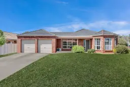 2 Loretta Close, Lara