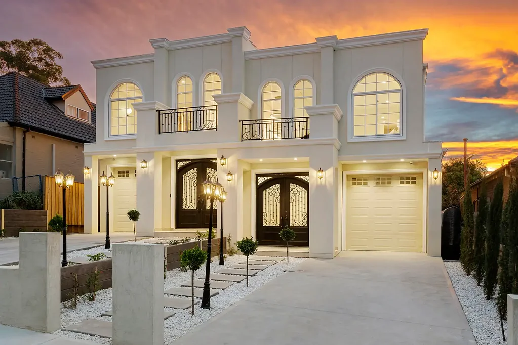 Chatswood 5ਬੈੱਡਰੂਮ Magnificent family home of designer luxury in a walkable lifestyle setting