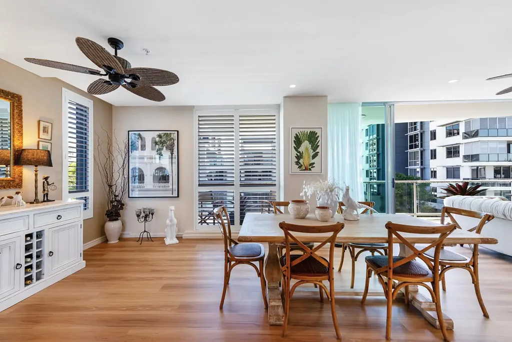 Southport 1બેડરૂમ Pristine Apartment With Almost 110m2 of Living Area!