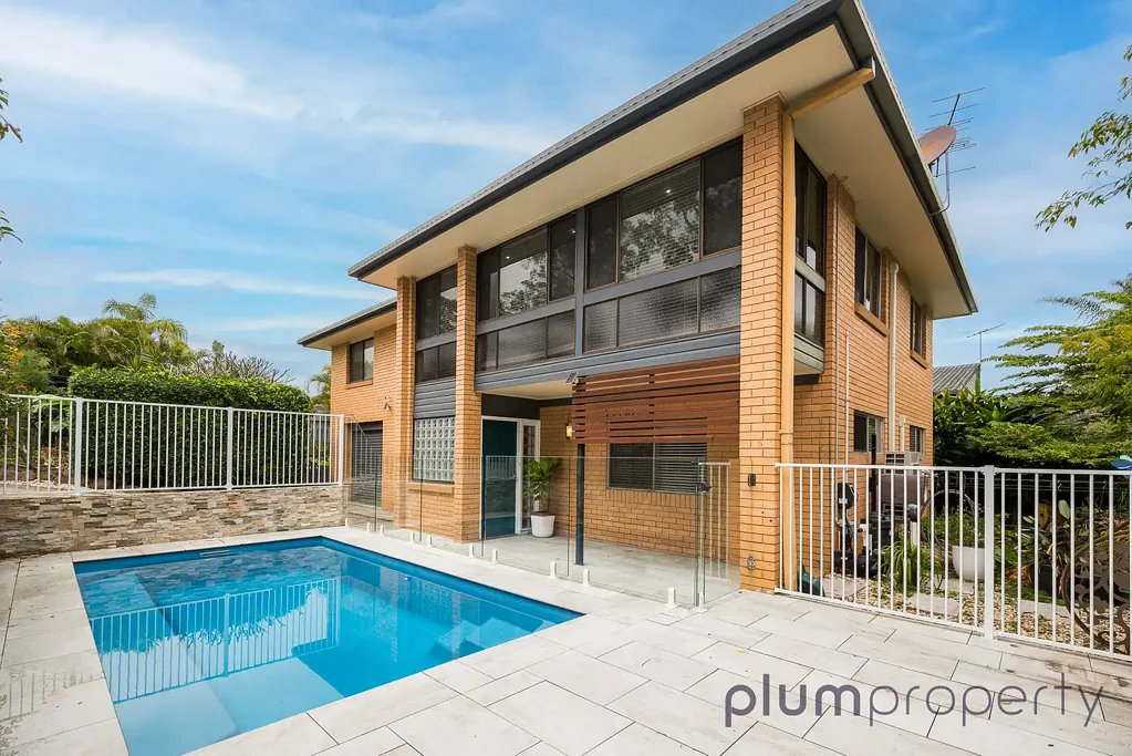 1 Winking Street, Chapel Hill, QLD 4069