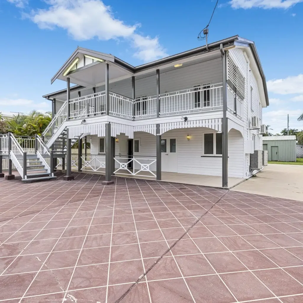 Cluden 4Habitaciones Huge Block - Huge Shed