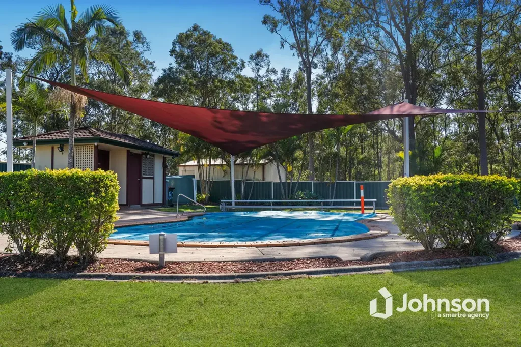 Collingwood Park 2房 Heritage Gardens 带全新露台的时尚联排别墅 STYLISH TOWNHOUSE WITH BRAND NEW DECK IN HERITAGE GARDENS
