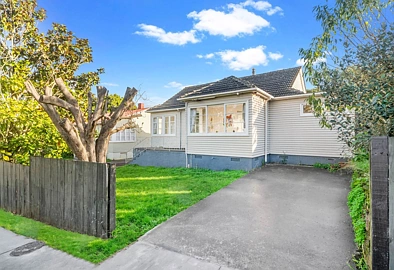 Full section Three bedroom house in Onehunga