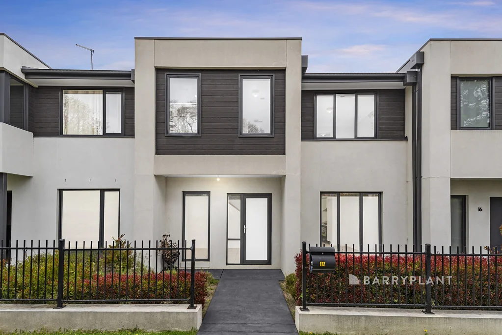 14 Plenty Way, Cranbourne North, VIC 3977