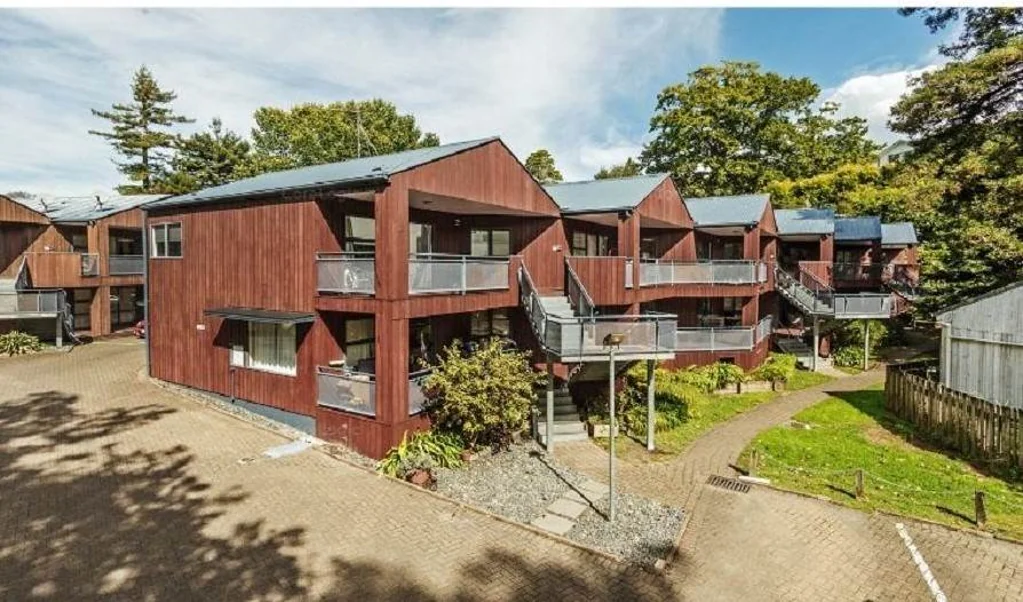 Modern Townhouse just minutes from Everything!