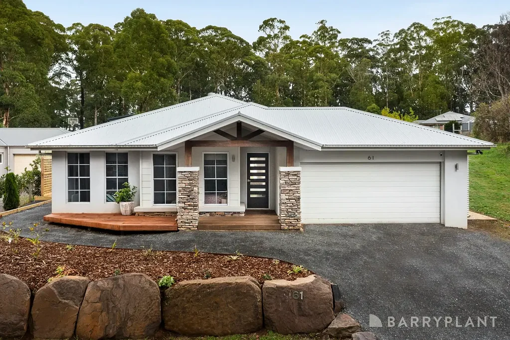 Kinglake 3房  Easy Family Living with Modern Comfort and Prime Position