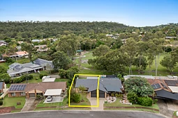 2/12 Theatre Street, Oxenford