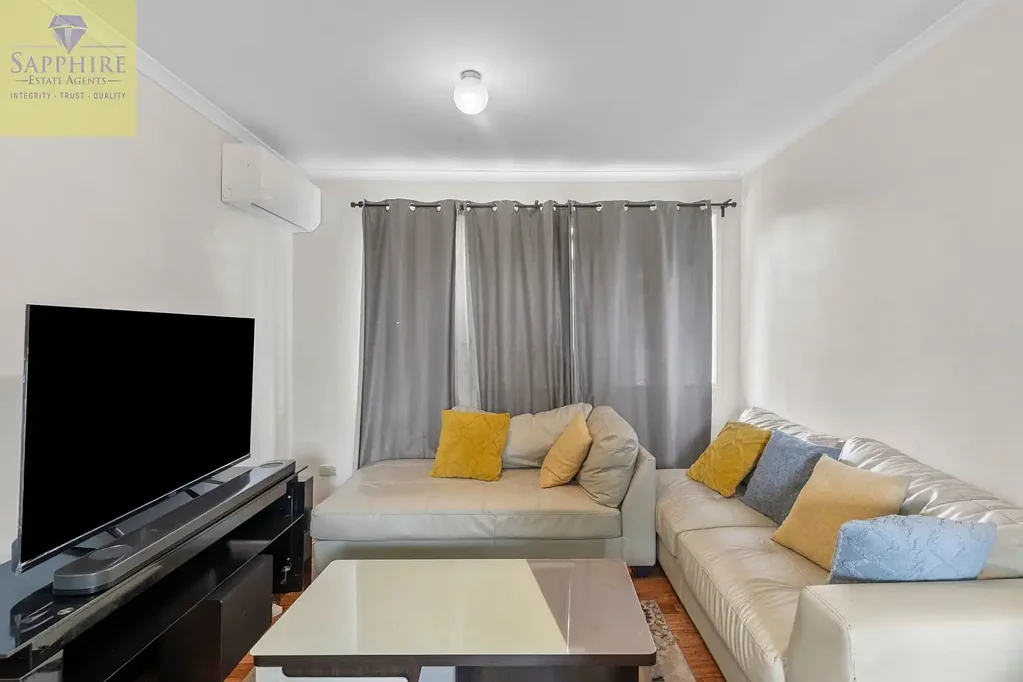 Logan Central 3침실 Spacious 3-Bedroom Unit – Ideal Investment or First Home in Logan Central