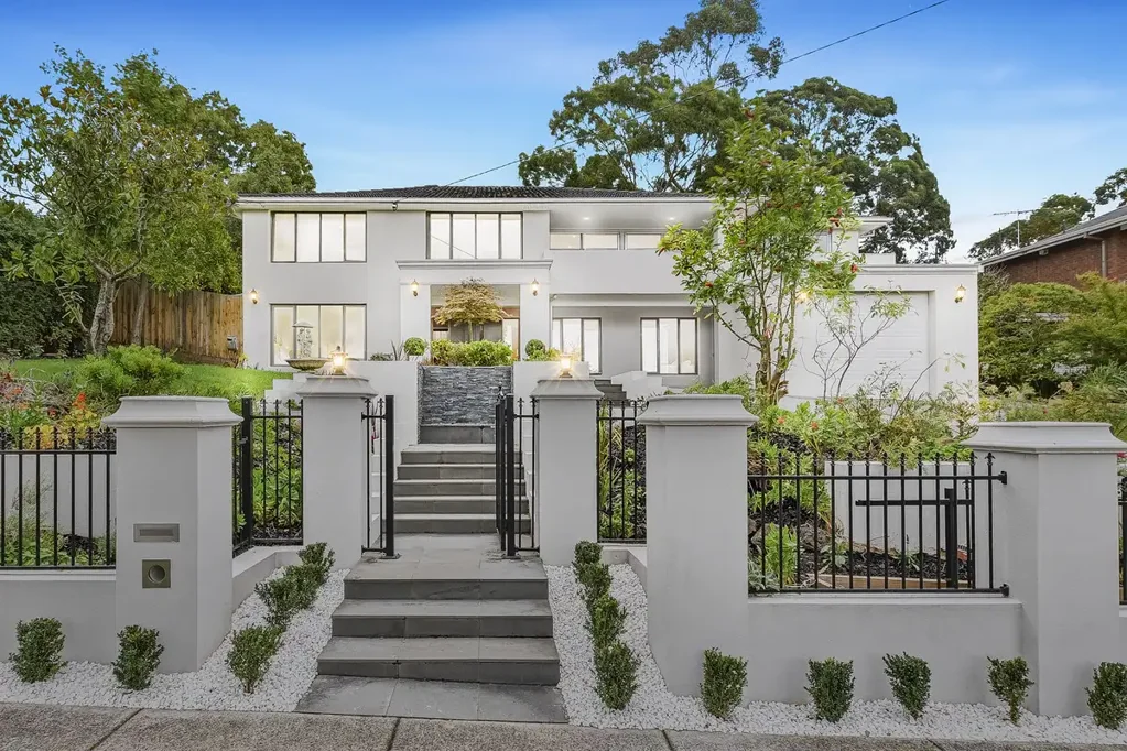 Wheelers Hill 5 Bedroom Unrivalled Panoramic Views Meet Grand Five Bedroom Elegance at Wheelers Hill