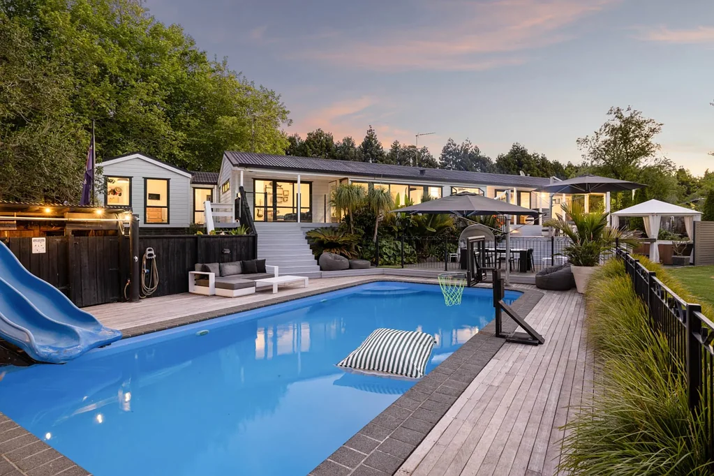 Pukekohe 5Kwarto YOUR PRIVATE RESORT ON TOWN’S DOORSTEP