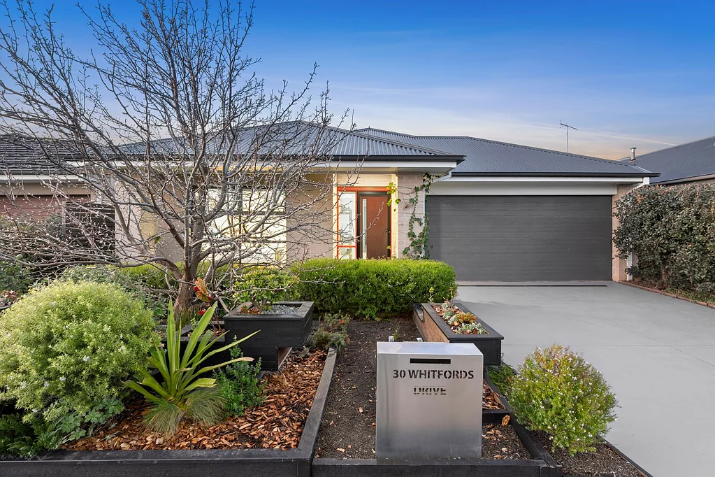 30 Whitfords Drive, Armstrong Creek, VIC 3217