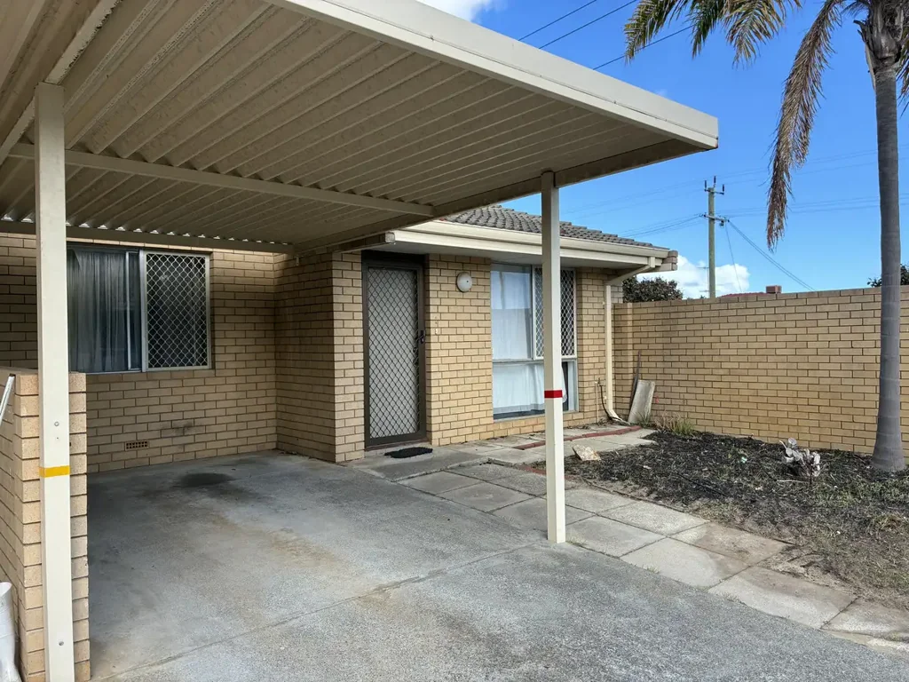Osborne Park 2Moenga Invest or Nest - Street Front Villa