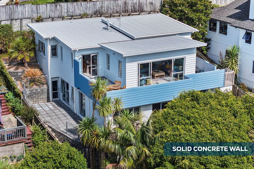 Browns Bay 4બેડરૂમ FREEHOLD, SOLID CONCRETE and RANGI ZONE