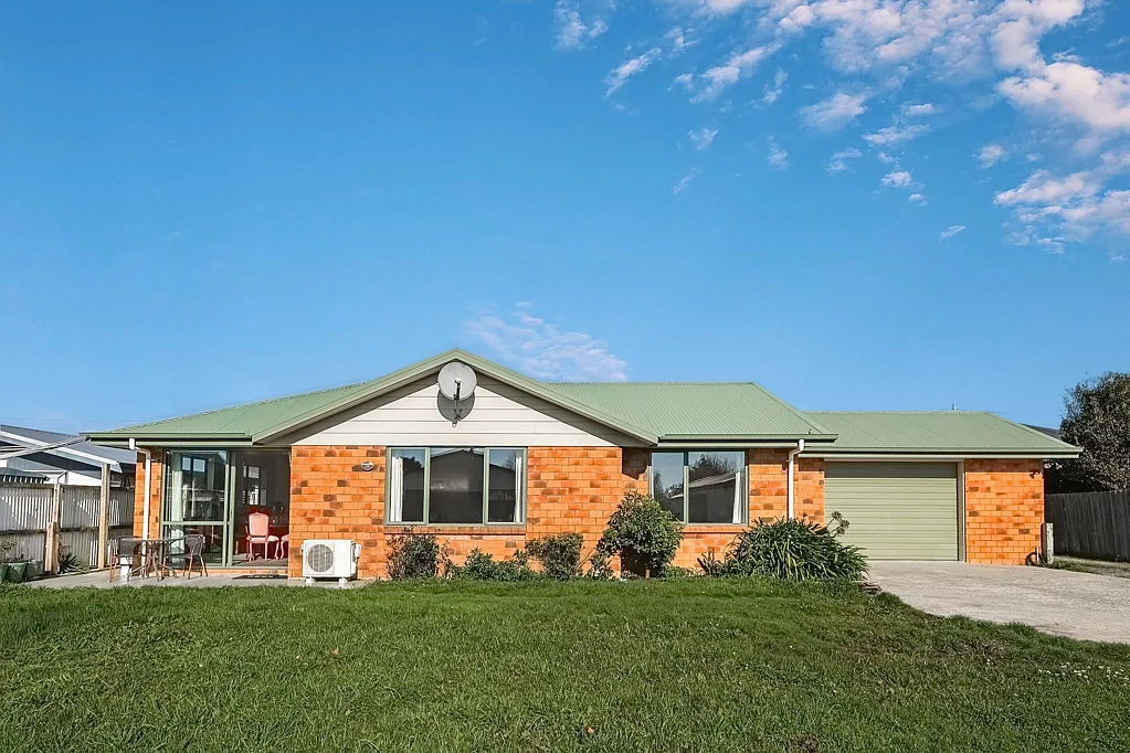 Westport 4房  Two Homes, One Outstanding Opportunity